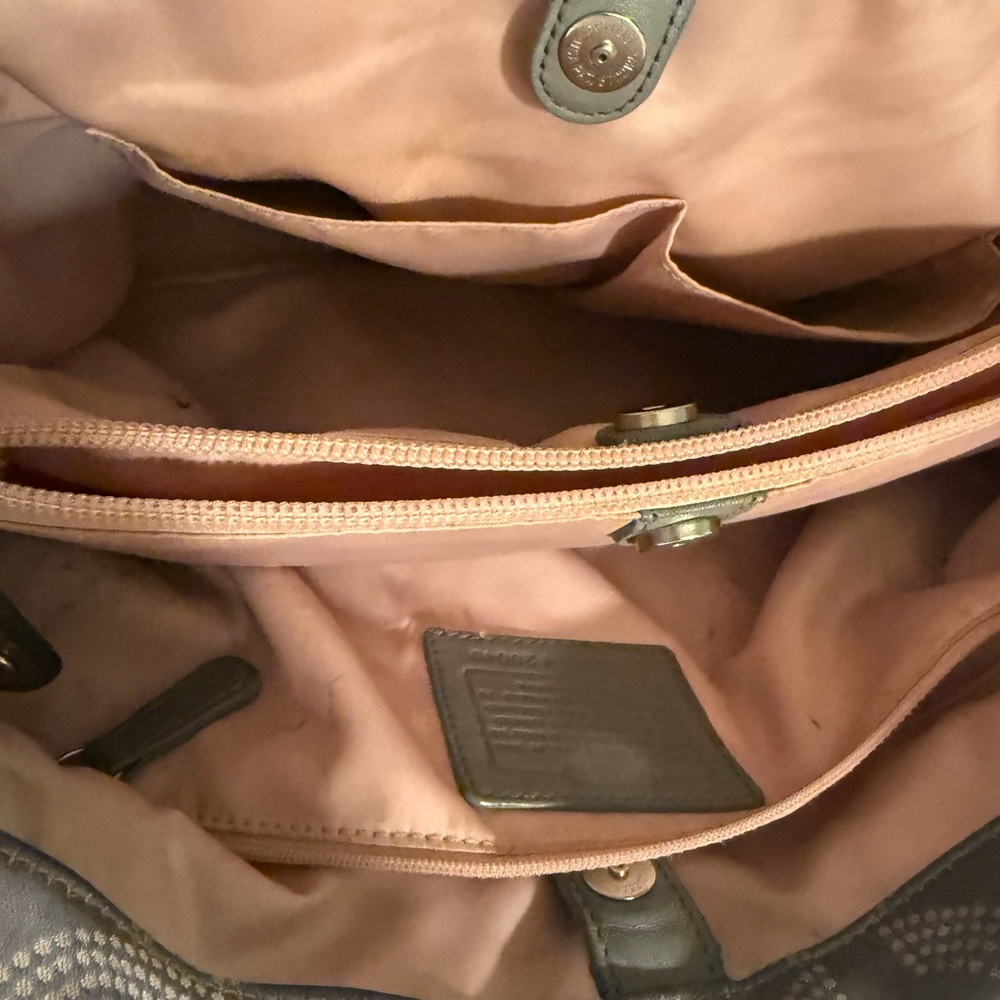 Gray coach purse - Picture 8 of 11